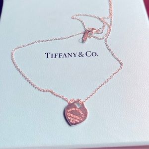 Tiffany & Co 16” 925 sterling silver and mini Return to Tiffany ❤️charm Delicate